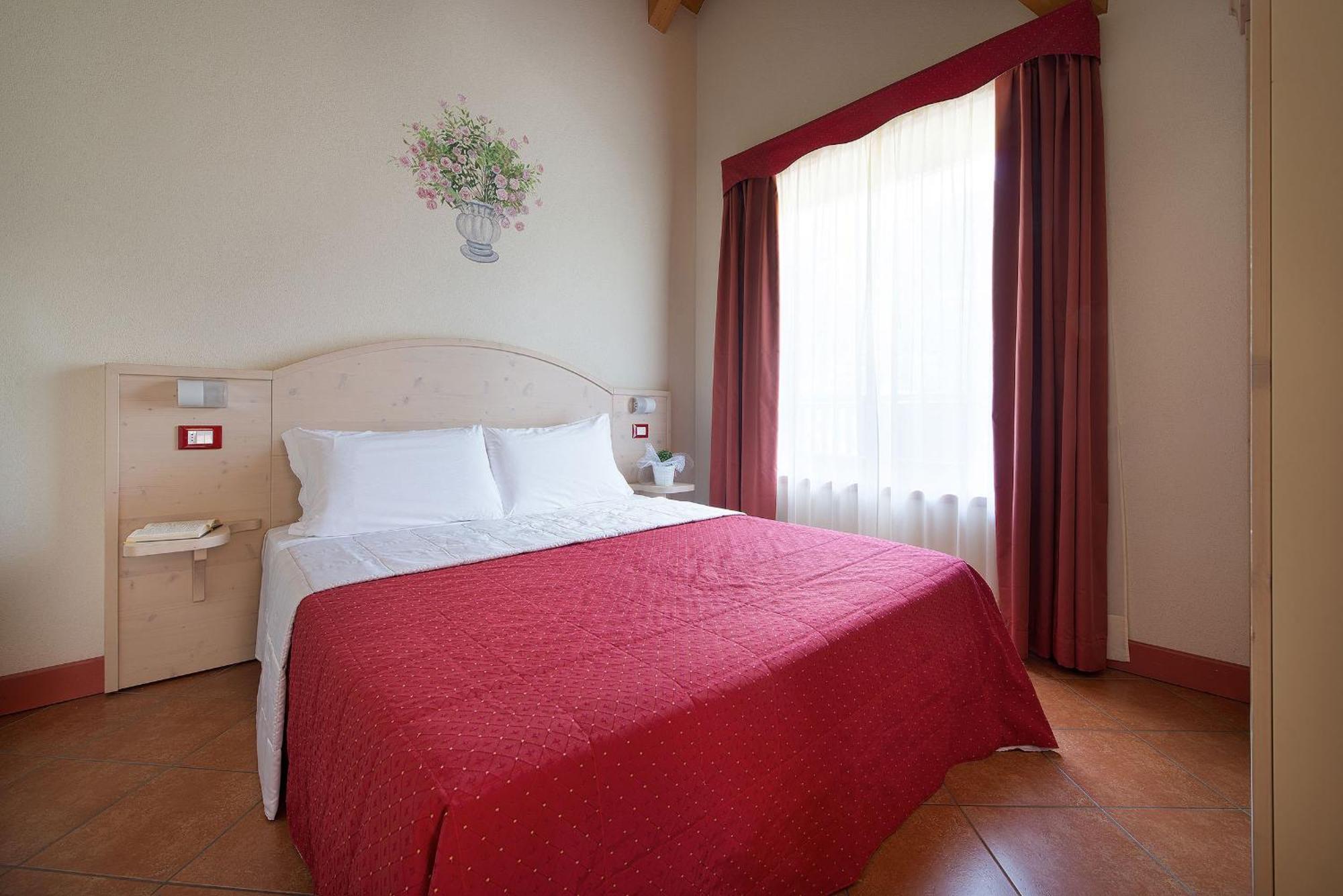 Residence Adamello Resort Ponte Di Legno Værelse billede